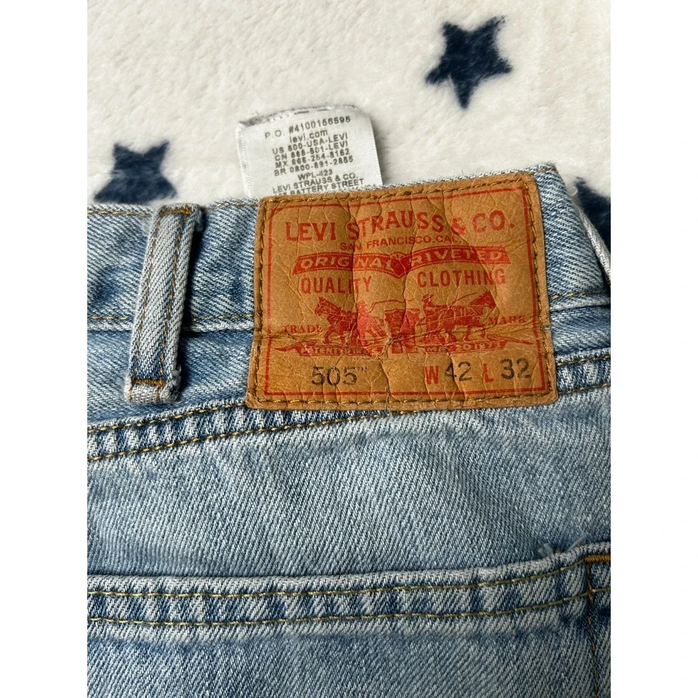 Levis 505 Jeans Mens 42x32 Light Wash Regular Straight Denim Pants Blue